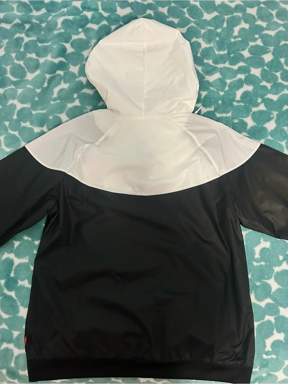 Women’s Nike Black and White Hooded Windbreaker Jacket